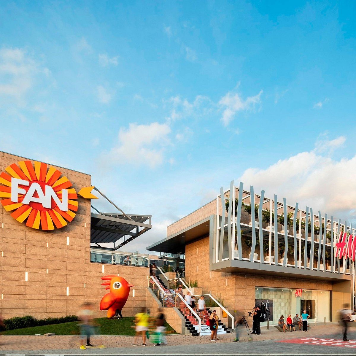 Fachada del Centro Comercial FAN en Palma